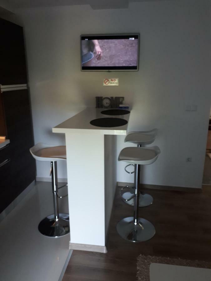 Apartman Skribulja 주파나 외부 사진