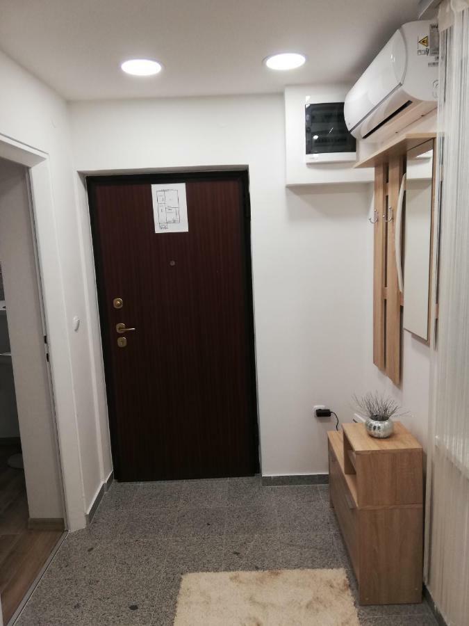 Apartman Skribulja 주파나 외부 사진