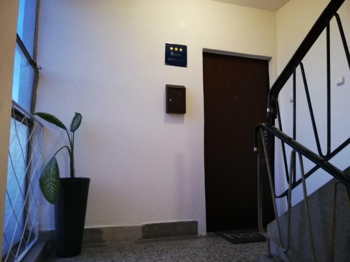 Apartman Skribulja 주파나 외부 사진